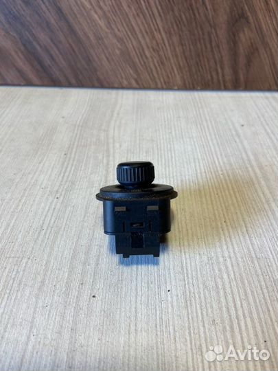 Блок управления зеркалами Volkswagen Polo