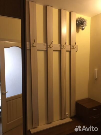 Вешалка в прихожую дерево