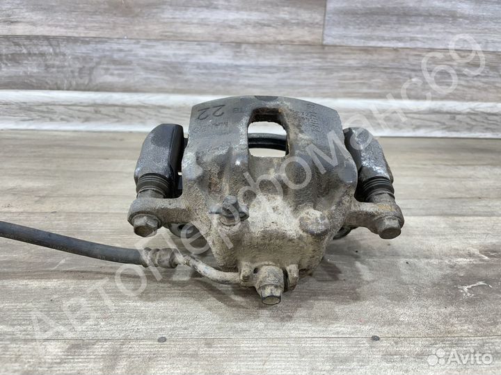 Суппорт передний левый правый Solaris 1 / Rio 3