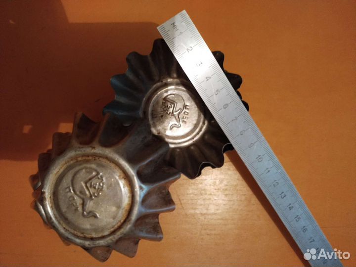 Формы для выпечки и чеснокодавилка СССР