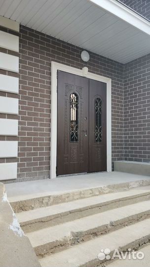 Дверь входная для дома