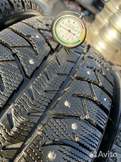 Bridgestone Ice Cruiser 7000S 205/50 R17