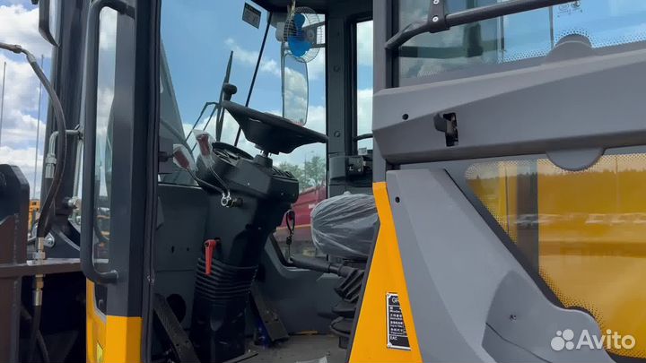 Фронтальный погрузчик Granit 930, 2023