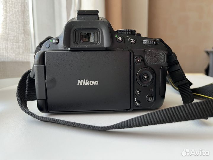 Зеркальный фотоаппарат nikon