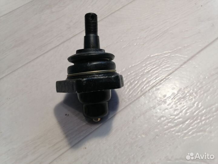 Шаровая опора переднего верхнего рычага Nissan