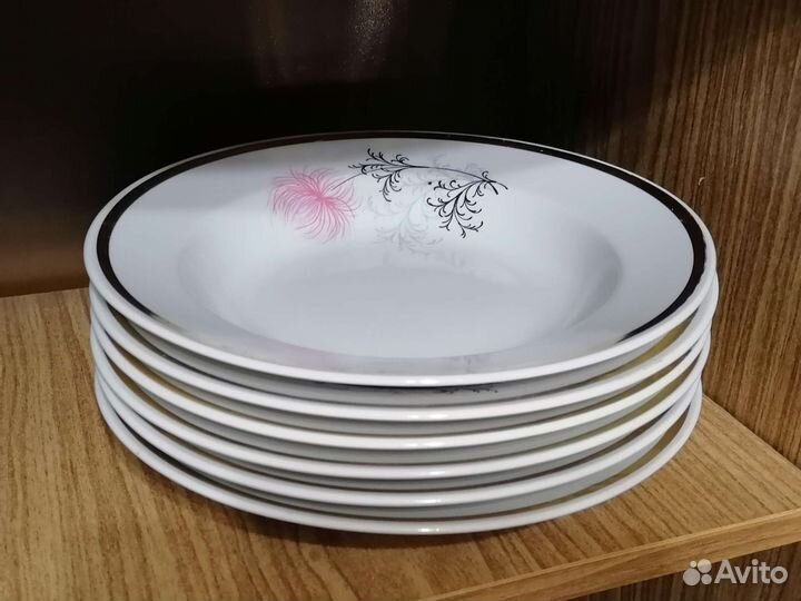 Тарелки обеденные 6 штук