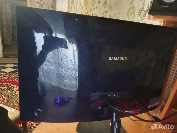 Игровой-изогнутый монитор samsung 27