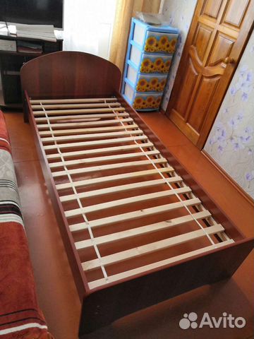 Кровать