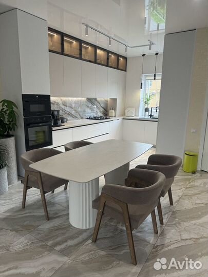 Стол для кафе, ресторана, бара из керамогранита