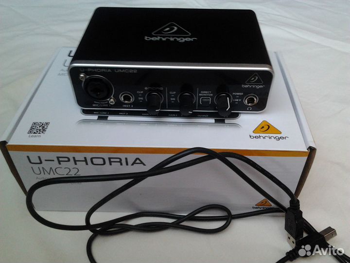 Звуковая карта Behringer U-phoria UMC22