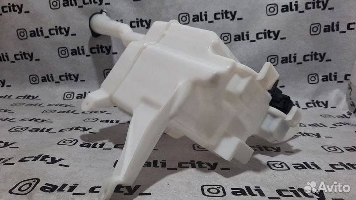 Бачок омывателя Камри 50 55 с моторчиком SAT