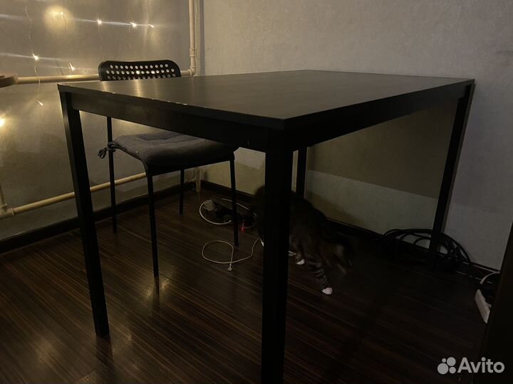 Стол IKEA tärendö