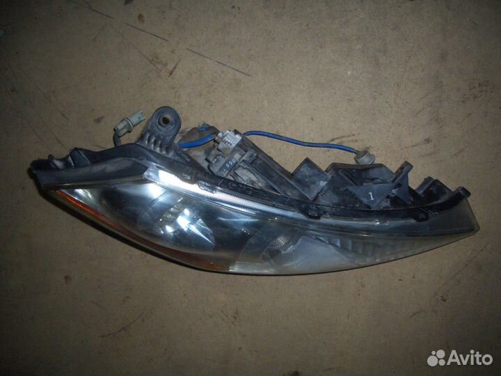 Фара правая Ниссан Мурано с03-08г ксенон