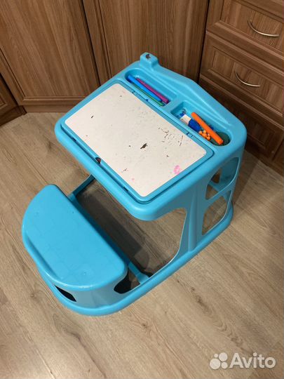 Стол и стул для малыша