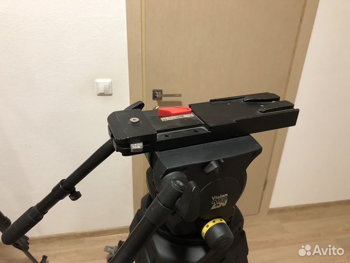 Карбоновый штатив vinten vision 250 с тележкой