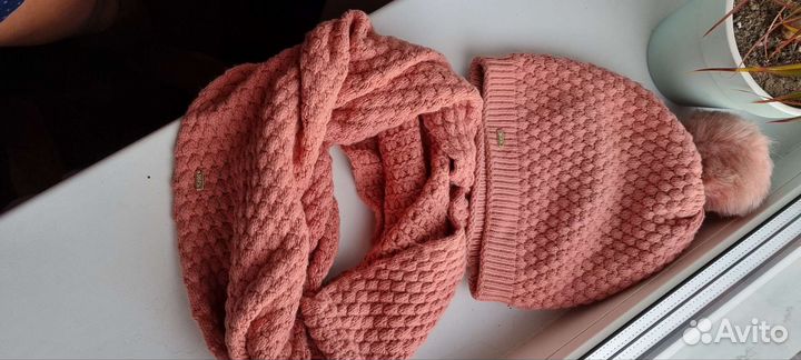 Женский комплект шапку и снуд