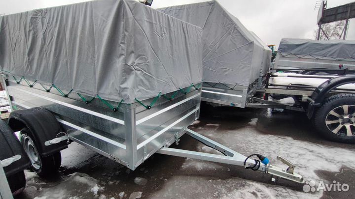 Прицеп длиной 2,5 метра с высоким тентом