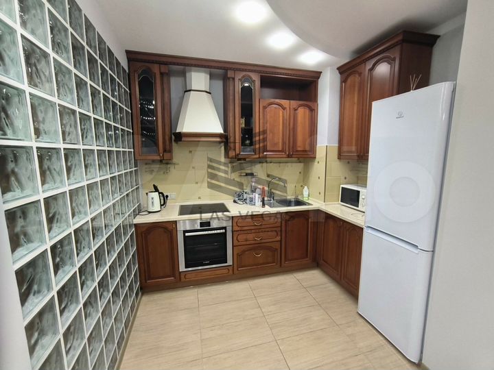 2-к. квартира, 84 м², 3/23 эт.