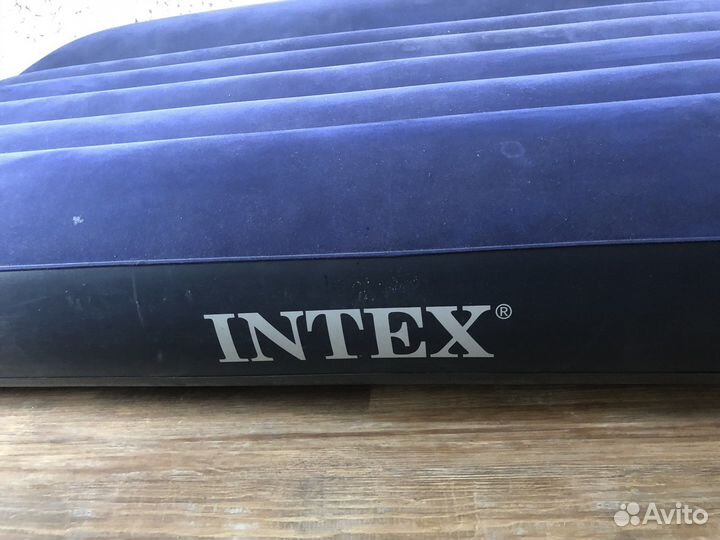 Надувной матрас intex