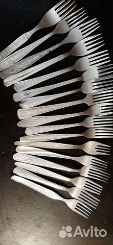 Столовые ножи и вилки