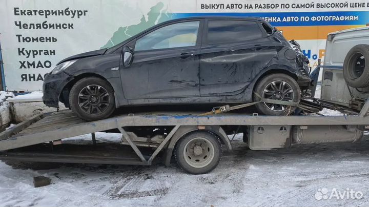 Накладка декоративная под рулевое колесо Hyundai Solaris 56120-1R100