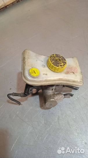 Главный тормозной цилиндр Volkswagen Passat B5 C5