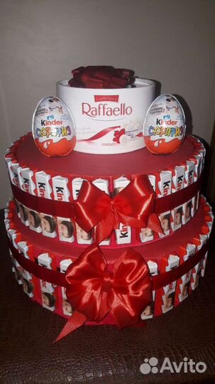 Киндер торт и букет