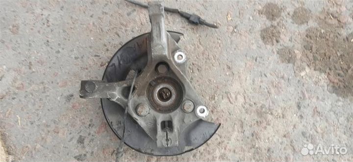 Кулак поворотный передний левый Opel Astra J