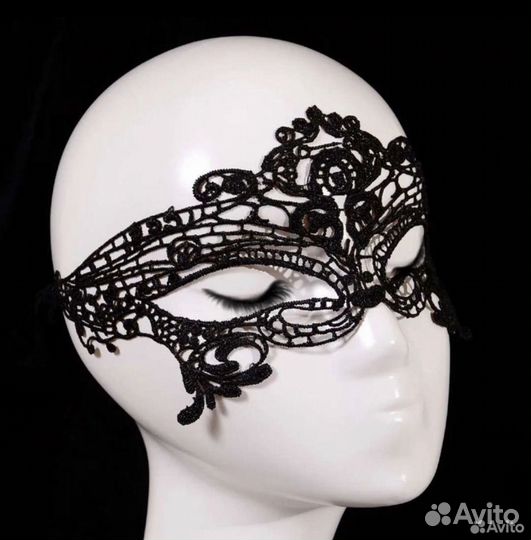 Маска карнавальная кружевная черная