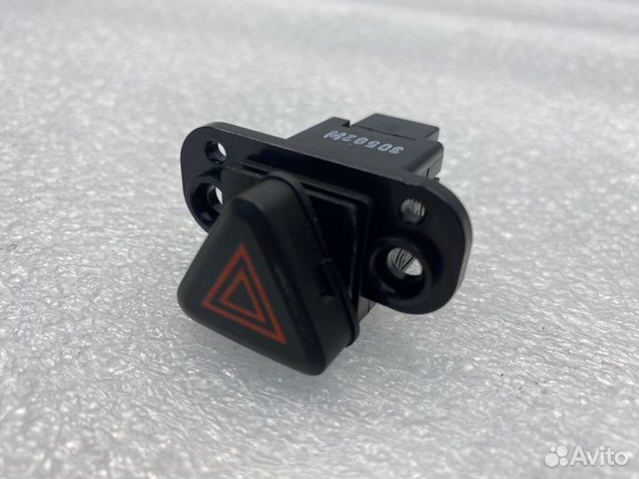 Кнопка аварийной сигнализации Chevrolet Cruze