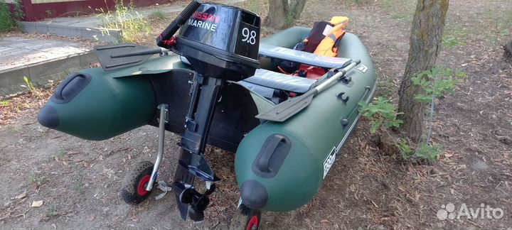 Продаётся лодка с мотором