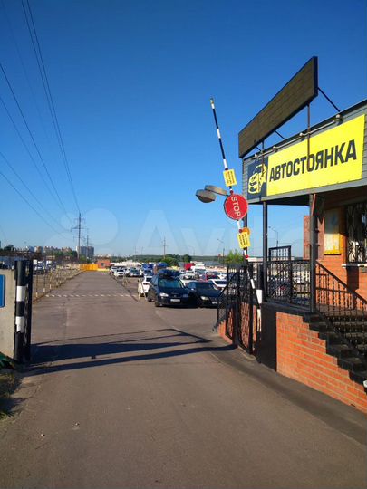 Машиноместо, > 30 м²