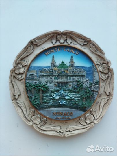 Сувенирные тарелки из разных стран