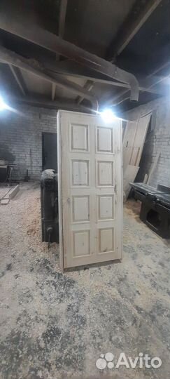 Дверь входная из массива