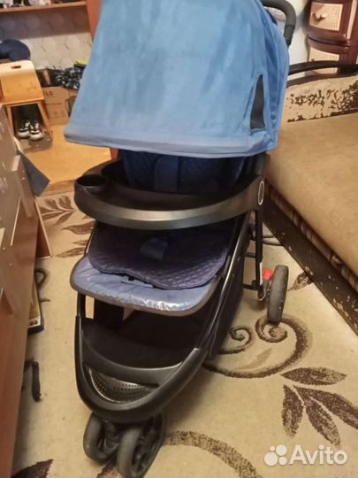 Прогулочная коляска