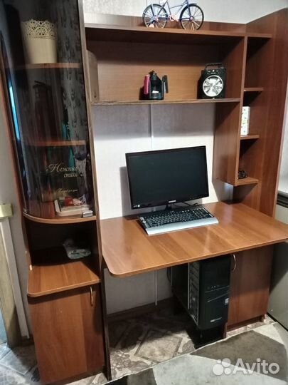 Компьютерный стол