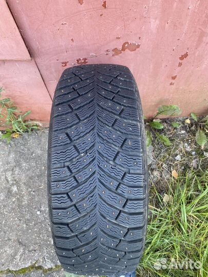 Michelin X-Ice North 4 205/55 R16