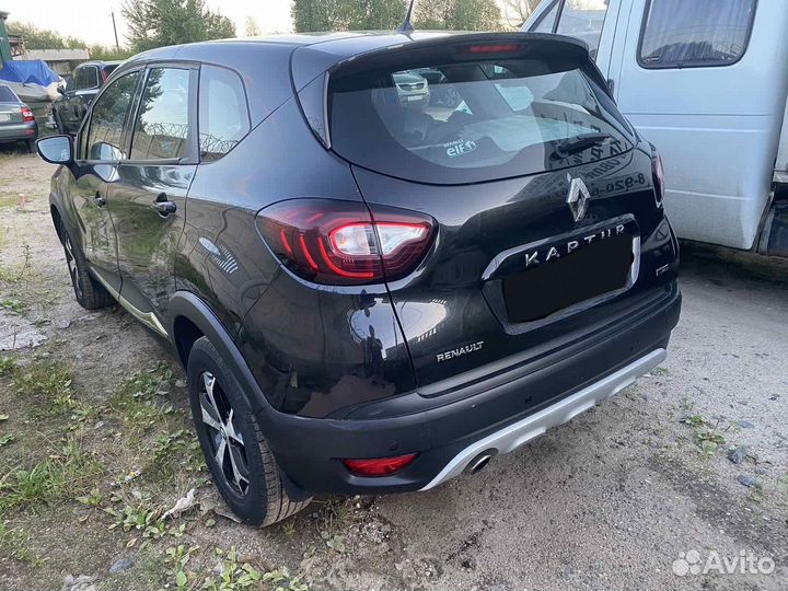 Renault Kaptur 2 AT, 2017, битый, 45 000 км