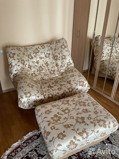 Мебель столы стулья кресла