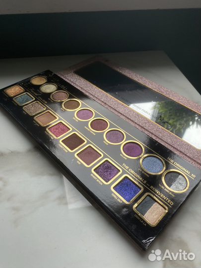 Палетка теней too faced