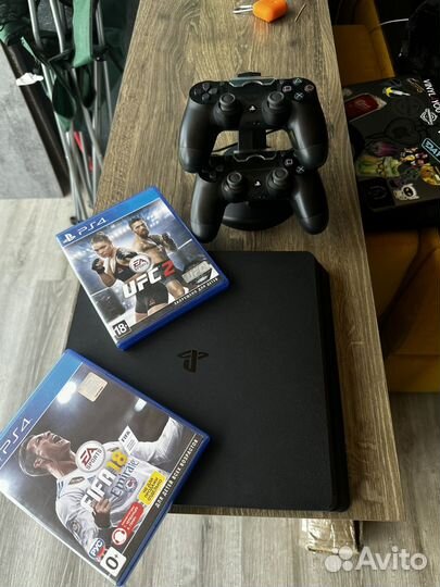 Sony playstation 4 slim