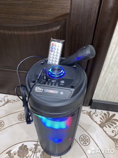 Блютуз колонка с микрофоном