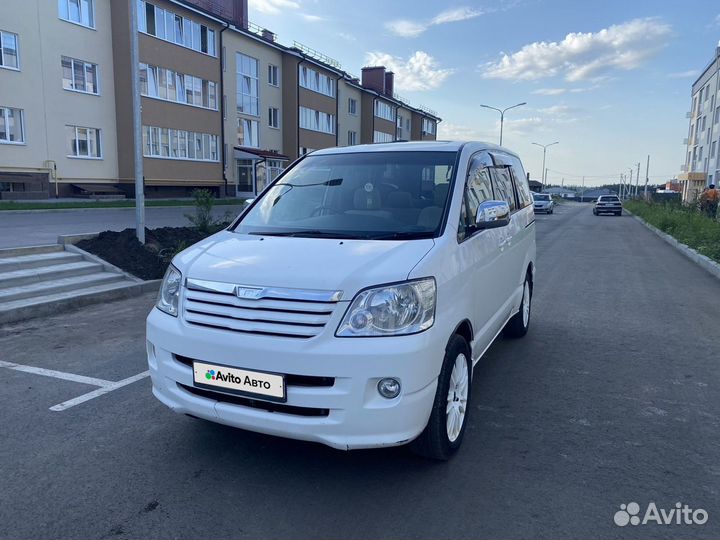 Toyota Noah 2.0 AT, 2002, 336 423 км