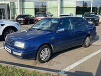 Volkswagen Vento 1.6 MT, 1997, 299 000 км, с пробегом, цена 199 000 руб.