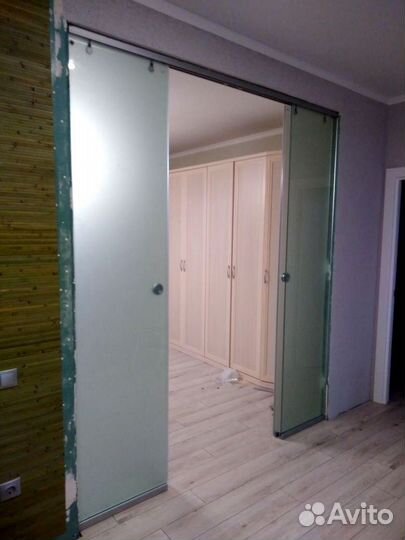 Дверная перегородка из стекла