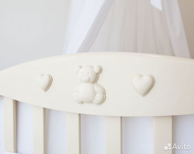 Кроватка детская на колесиках