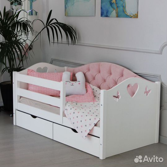 Детская кровать с мягкой спинкой