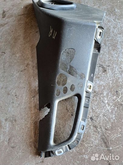 Накладка обшивки передний правый на Mercedes w220