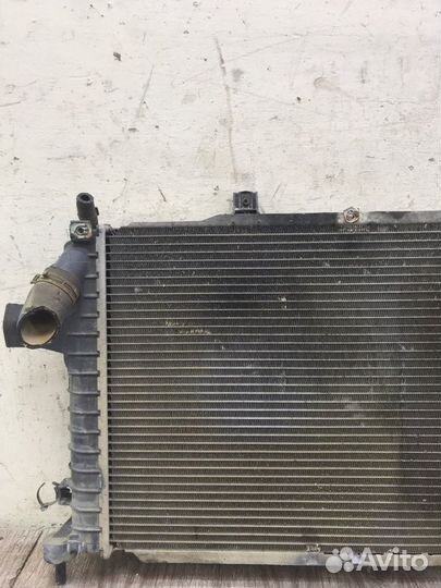 Радиатор двс Opel Astra H Z19DTH