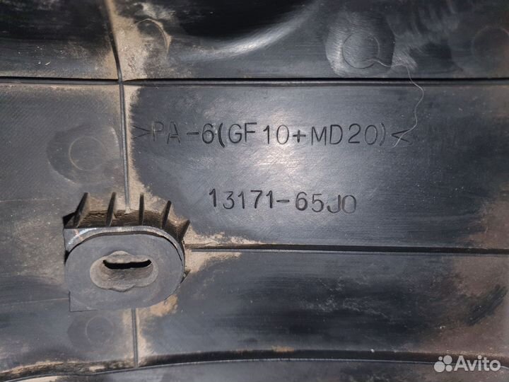 Декоративная крышка двигателя Suzuki Grand Vitara